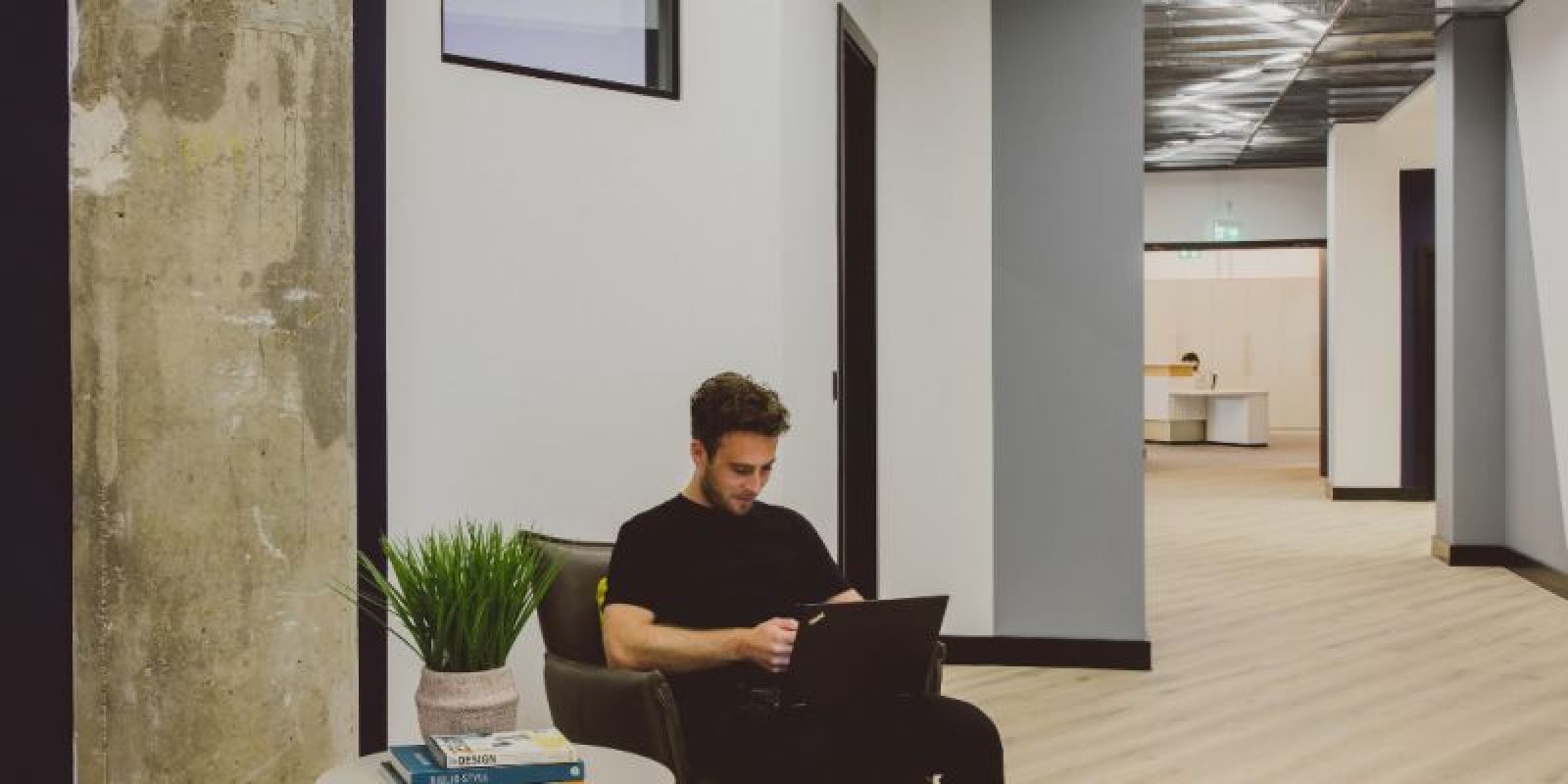 Hot desking is open weekdays between 08:30 and 17:30* High-speed WiFi Entry to the Mosaic Lounge